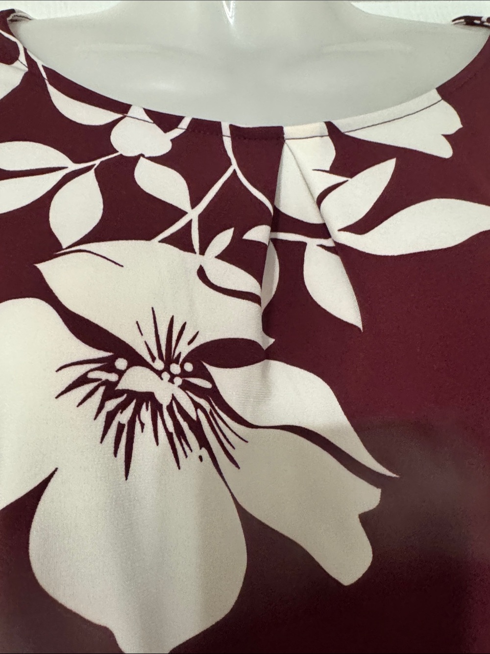Liz Claiborne Maroon Floral Flutter Sleeve Blouse - Picture 3 of 8